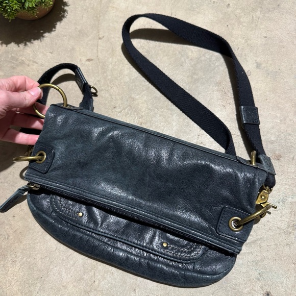 The Sak Black Leather Crossbody Shoulder Bag Purse Foldover Boho Hippy Slouchy - Picture 3 of 6